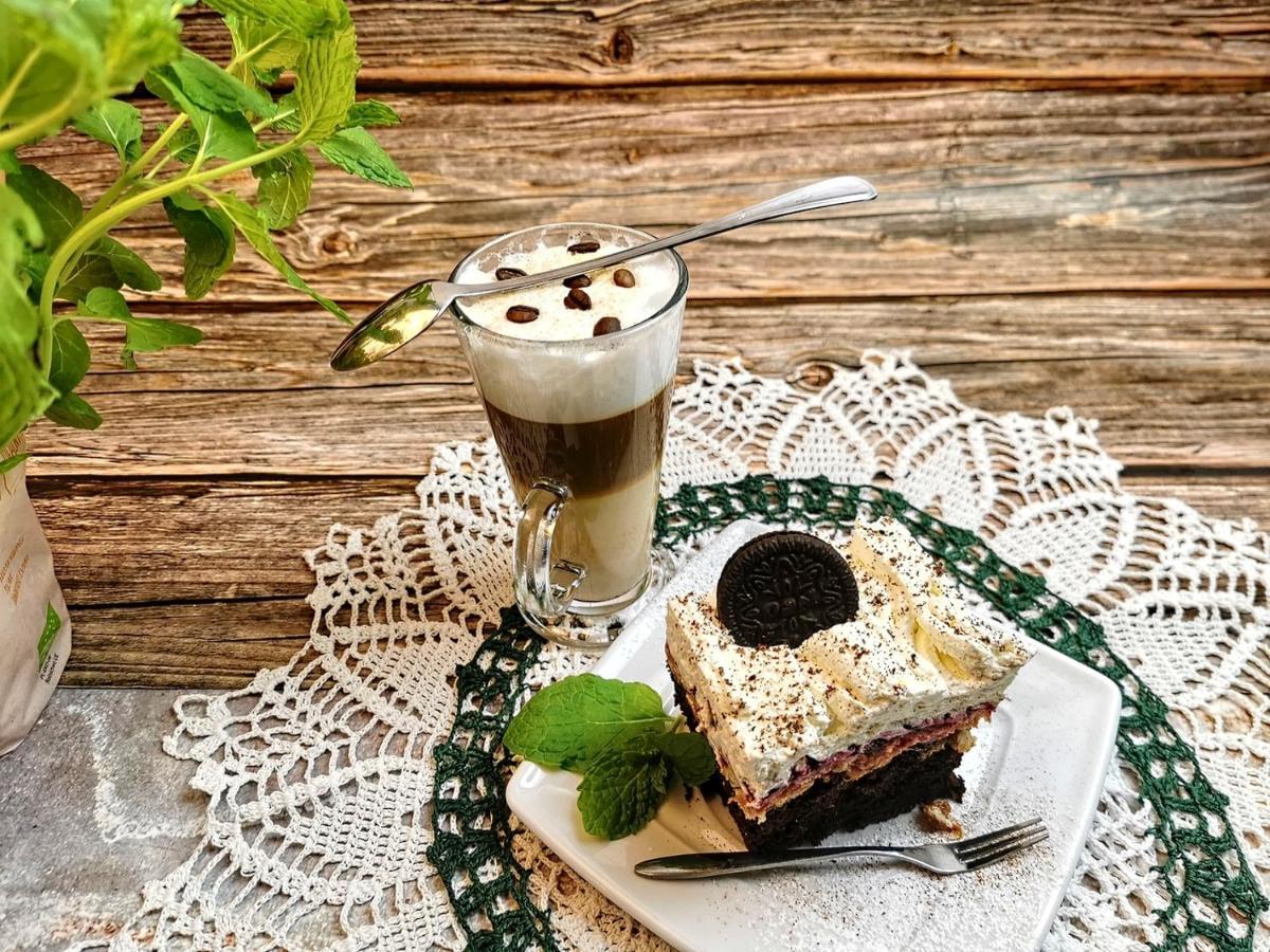 "Aleksandrowka" Restauracja I Noclegi Horyniec Bagian luar foto